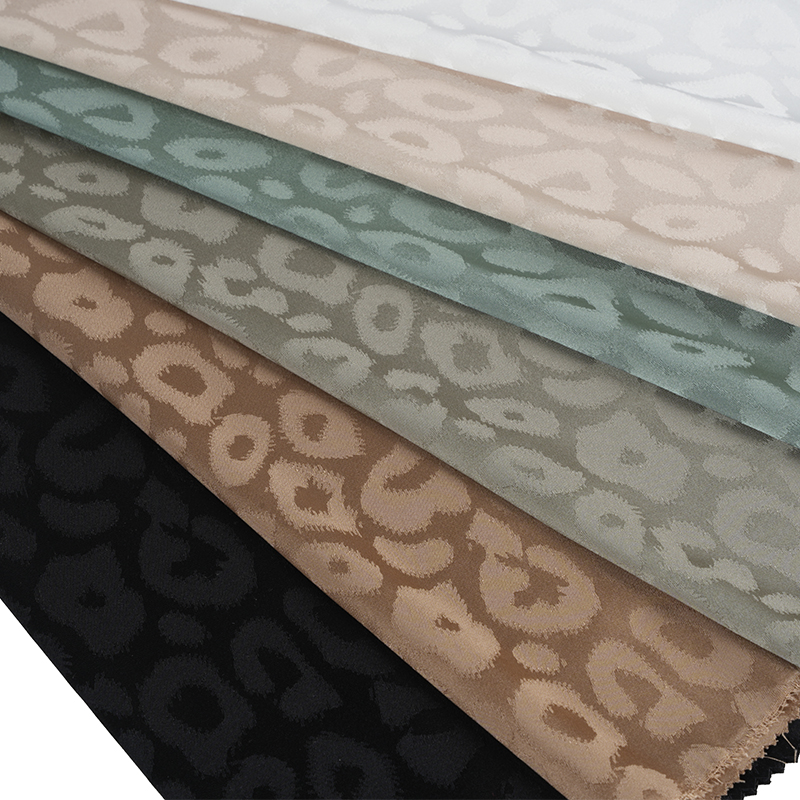 50/75 ストレッチサテンレオパードジャカード