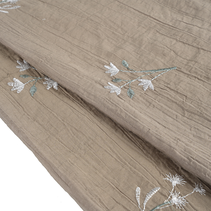 ピーチシードオーキッド刺繍花しわ生地