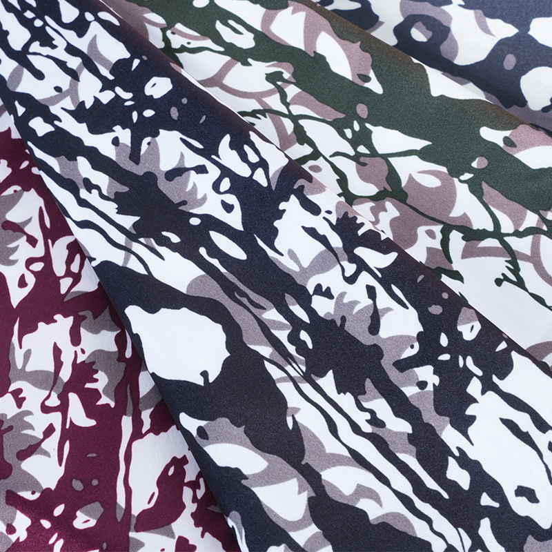 50/75 マットサテングラフィティプリント生地