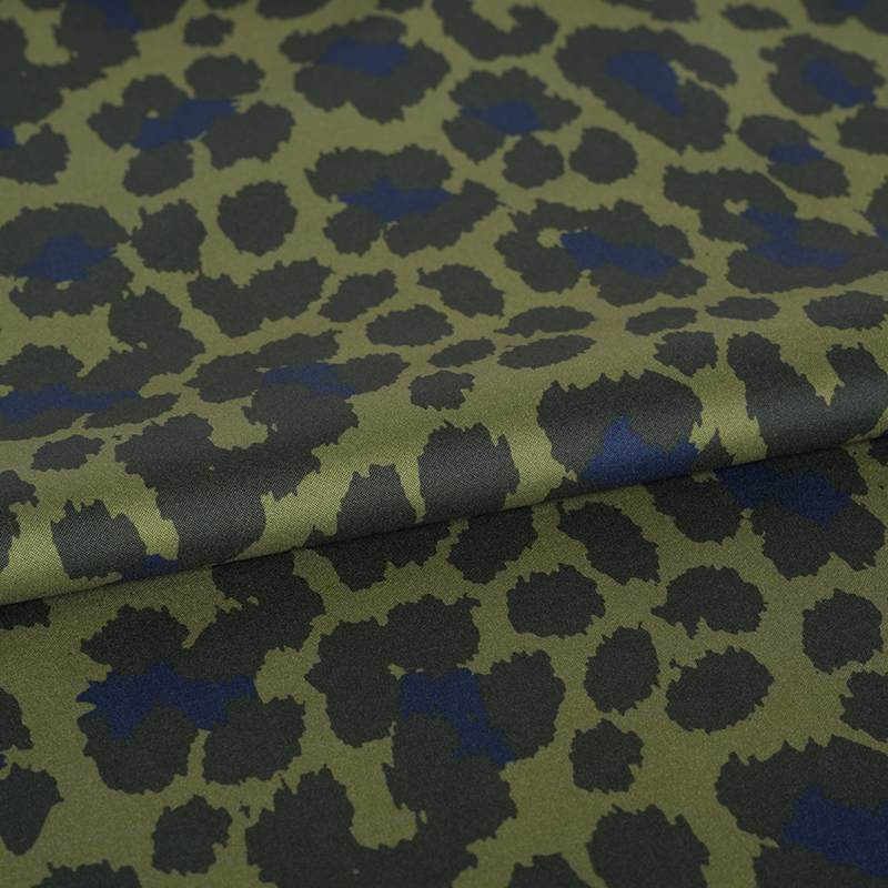 230T 高ストレッチポンジ大ヒョウ柄生地